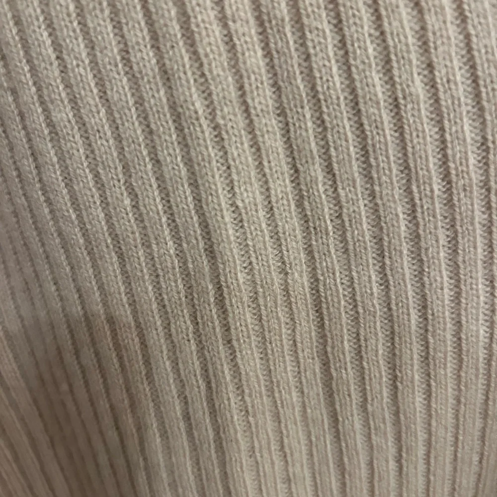 Vince Women's Beige Ribbed Cardigan, size small. Wool/cashmere blend. Worn once - Picture 3 of 3